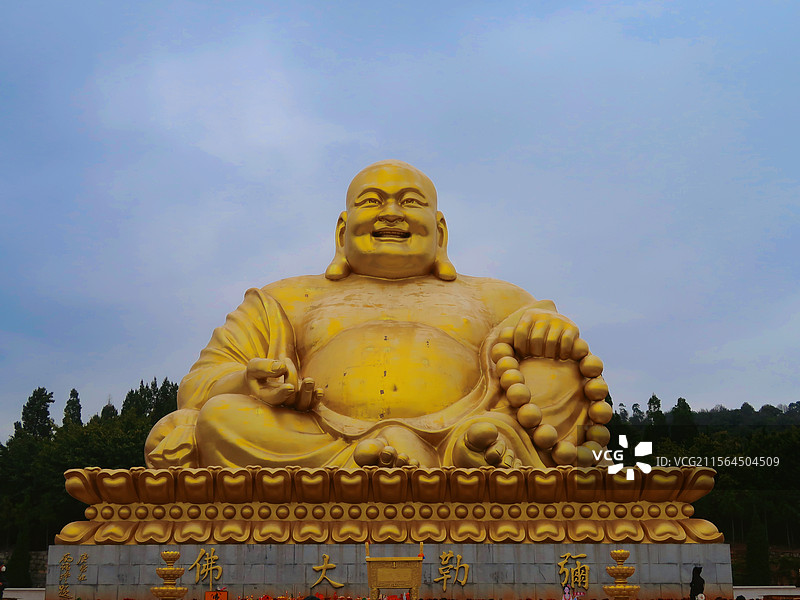 弥勒大佛图片素材