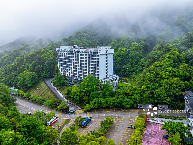 航拍广东新丰云天海温泉原始森林渡假村图片素材