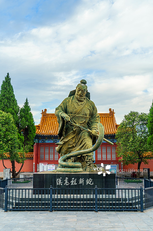 汉高祖斩蛇塑像+河南省商丘市永城市芒砀山旅游区图片素材