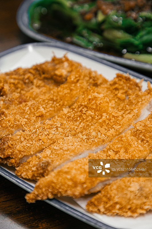 炸猪排猪肉猪排面包糠手工炸猪排辣酱油泰康辣酱油海派上海小吃上海特产图片素材
