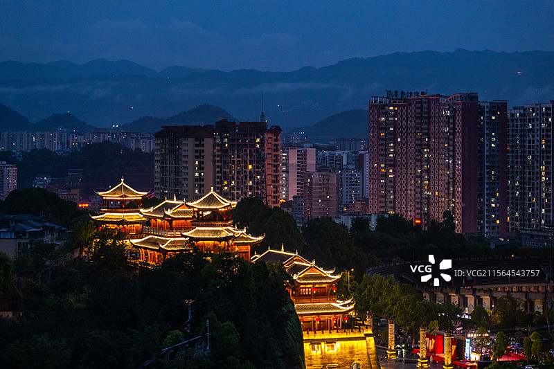 恩施土司城南门夜景图片素材