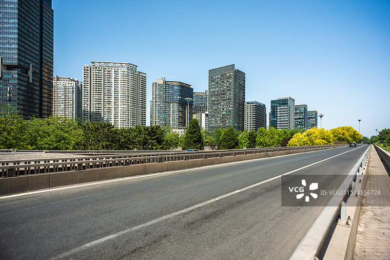 北京三环路三元桥机场高速凤凰城中冶大厦图片素材