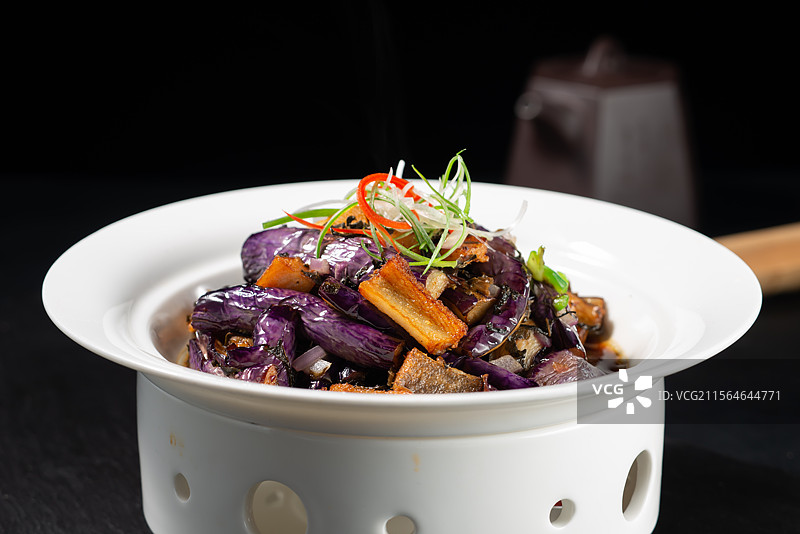 橄榄菜鱼香蒸茄子图片素材