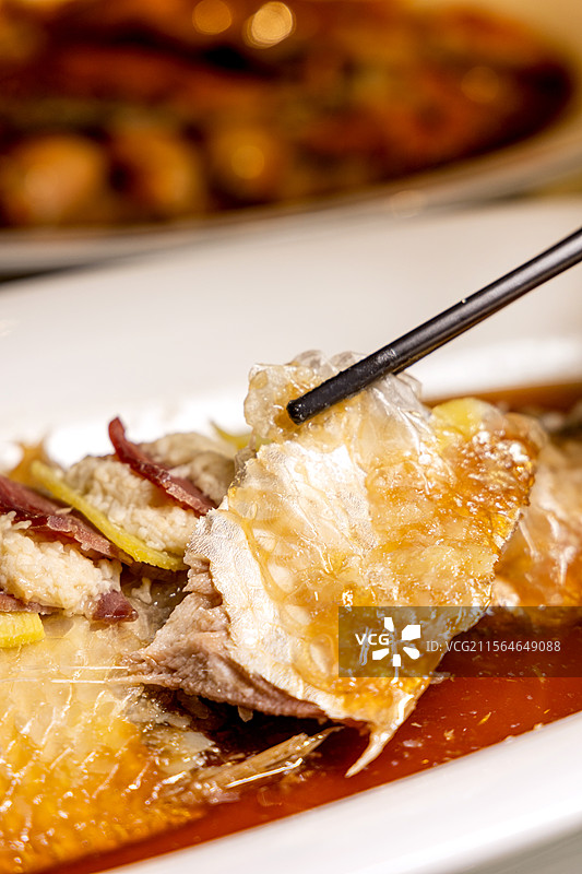 鲥鱼蒸鲥鱼清蒸鱼火腿蒸鱼火腿酒香鱼古法鲥鱼清蒸海鲜火腿片图片素材