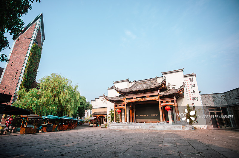 安徽省黄山市屯溪区黎阳in巷老街风光图片素材