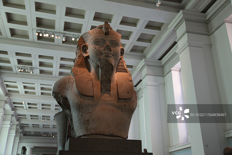 英国伦敦大英博物馆文物展品瓷器雕刻图片素材