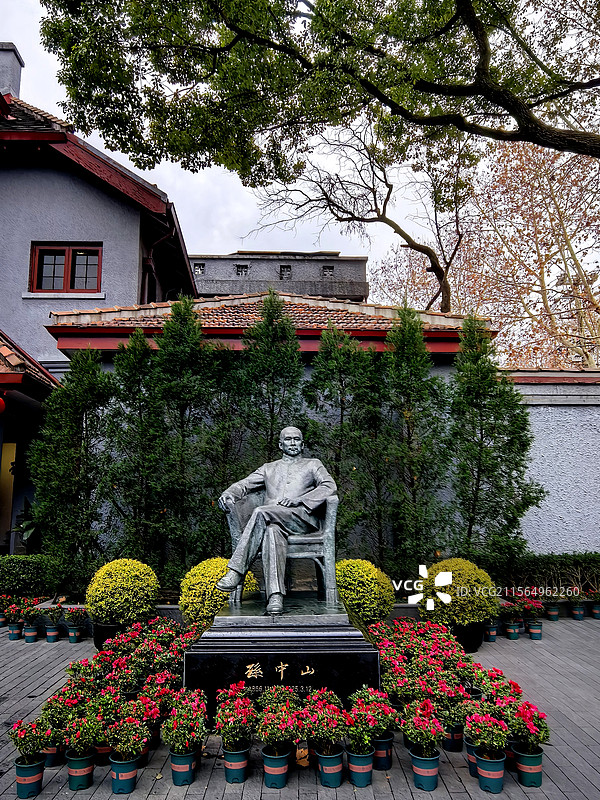 上海孙中山故居纪念馆景观系列之孙中山先生雕像图片素材