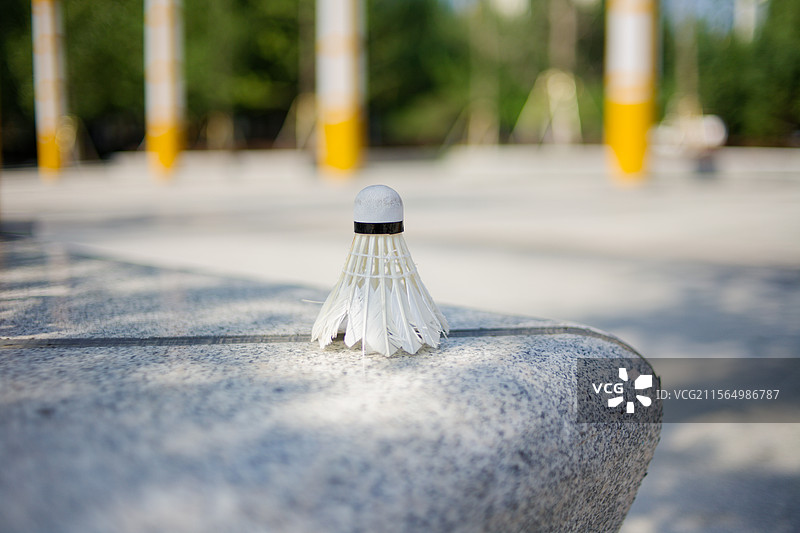 户外羽毛球特写镜头，户外夏季，静物特写，运动体育球类图片素材