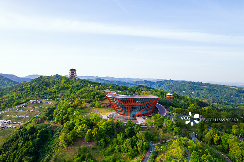成都东部新区龙泉山城市森林公园丹景山丹景台丹景阁日落黄昏白昼航拍图片素材