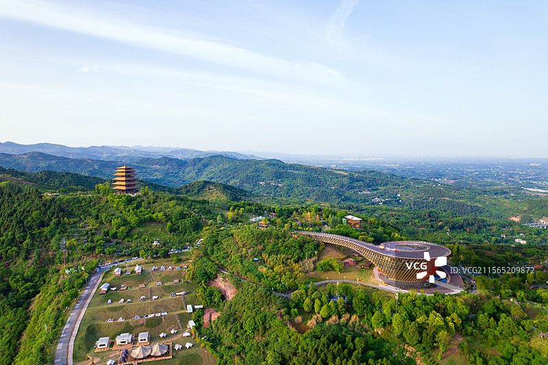 成都东部新区龙泉山城市森林公园丹景山丹景台丹景阁日落黄昏白昼航拍图片素材