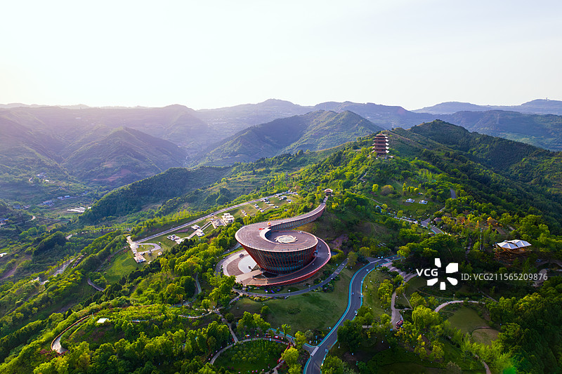 成都东部新区龙泉山城市森林公园丹景山丹景台丹景阁日落黄昏白昼航拍图片素材