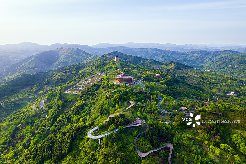 成都东部新区龙泉山城市森林公园丹景山丹景台丹景阁日落黄昏白昼航拍图片素材