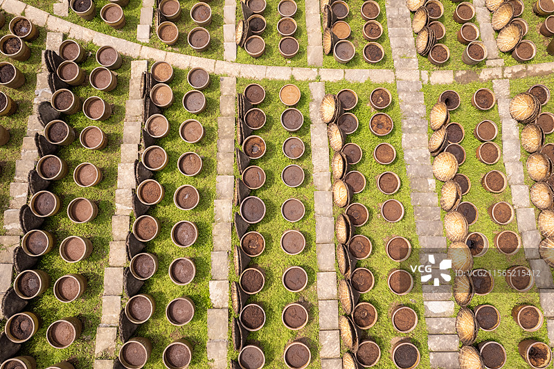 四川省泸州市合江先市户外露天2酱油晾晒场图片素材