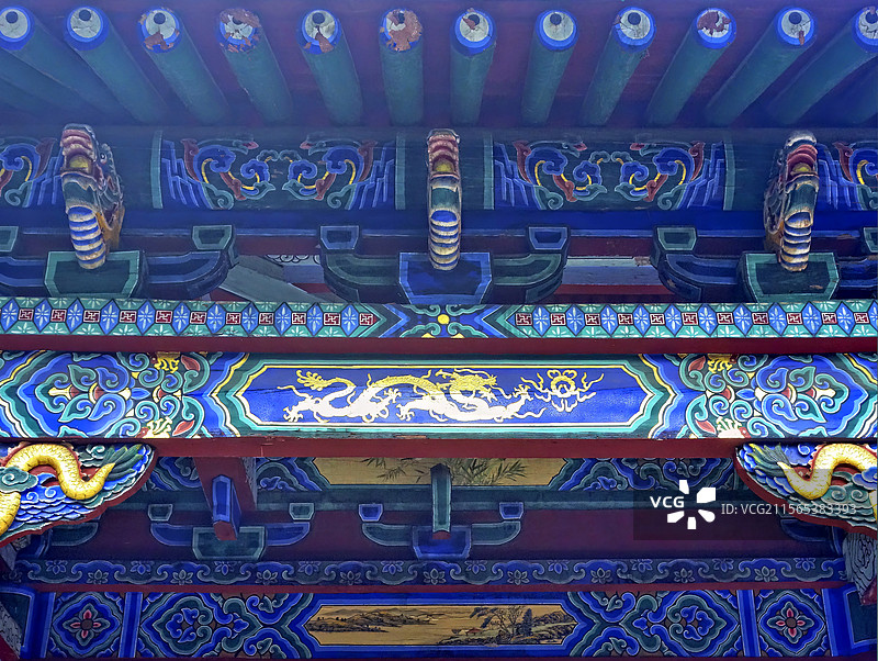 山西临汾尧庙里虞舜殿额枋上的和玺彩画图片素材