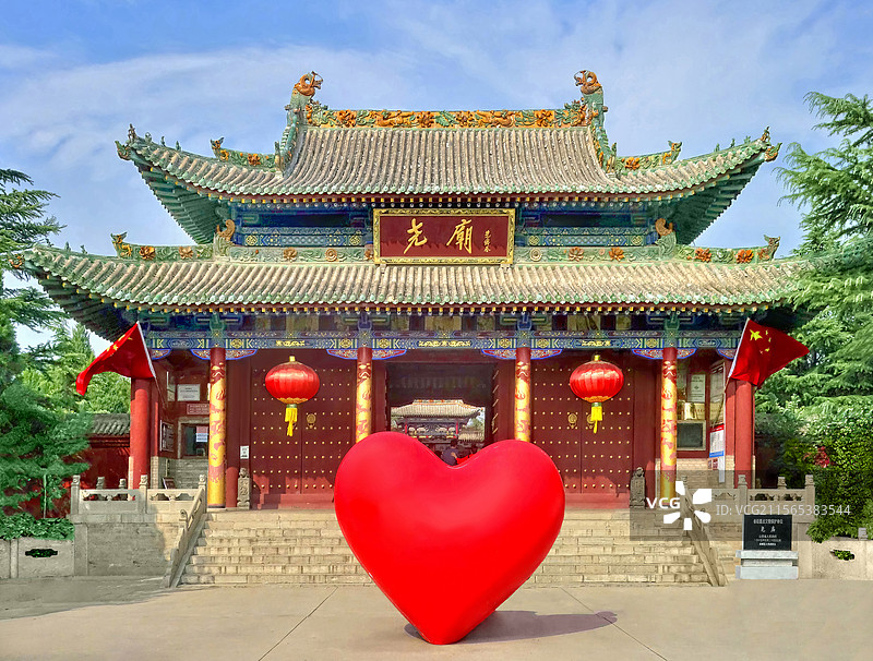 山西临汾尧庙里的入口处重檐歇山顶式山门图片素材