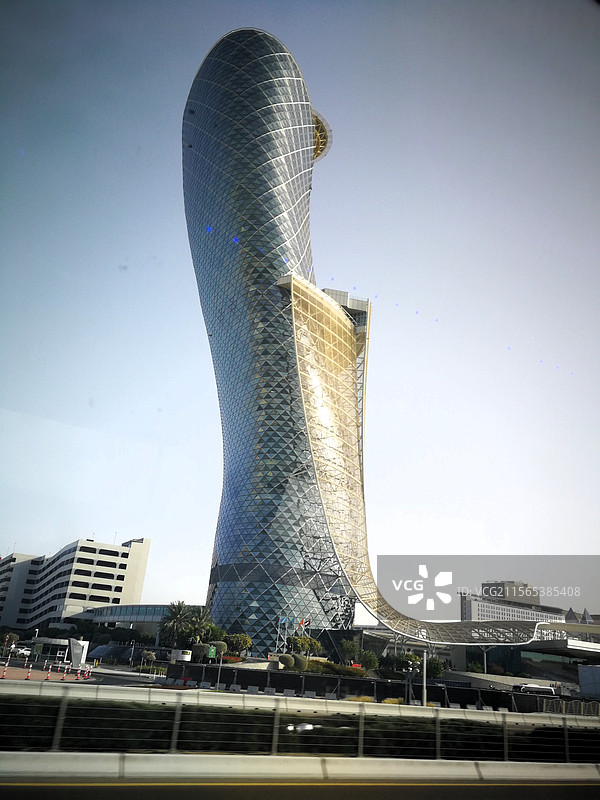 阿布扎比全球倾斜度最大的建筑首都之门斜塔图片素材