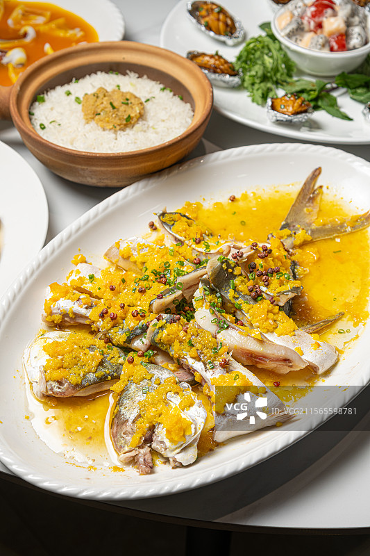 炒牛肉 鲍鱼 焗牛小骨 沙虫 焗小黄牛 海鲜粥 焗东风螺 焗猪脚 焗芋头 黄椒酱蒸鱼图片素材