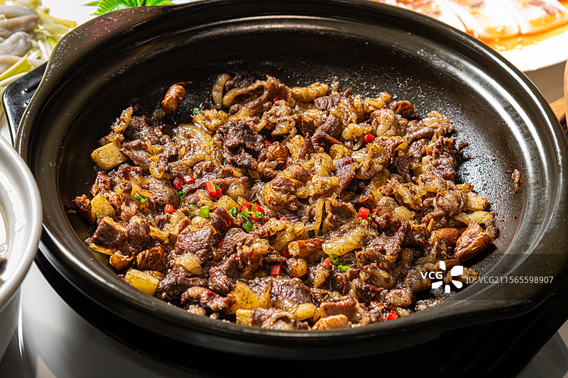炒牛肉 鲍鱼 焗牛小骨 沙虫 焗小黄牛 海鲜粥 焗东风螺 焗猪脚 焗芋头 黄椒酱蒸鱼图片素材