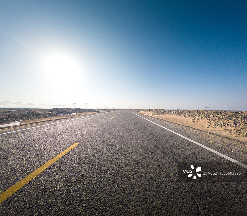 通向远方的公路 汽车广告背景图 青海-甘肃大环线图片素材