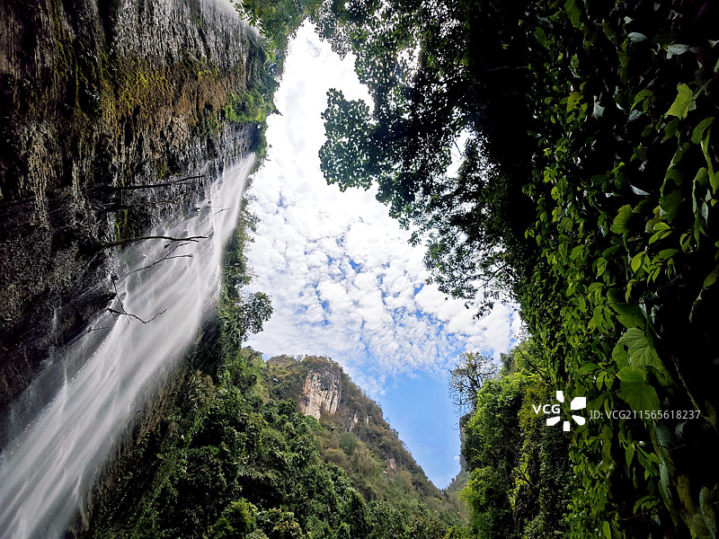 广西百色靖西 古龙山大峡谷瀑布图片素材