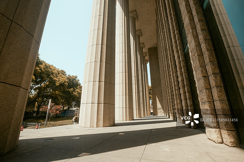 上海城市大理石罗马柱图片素材