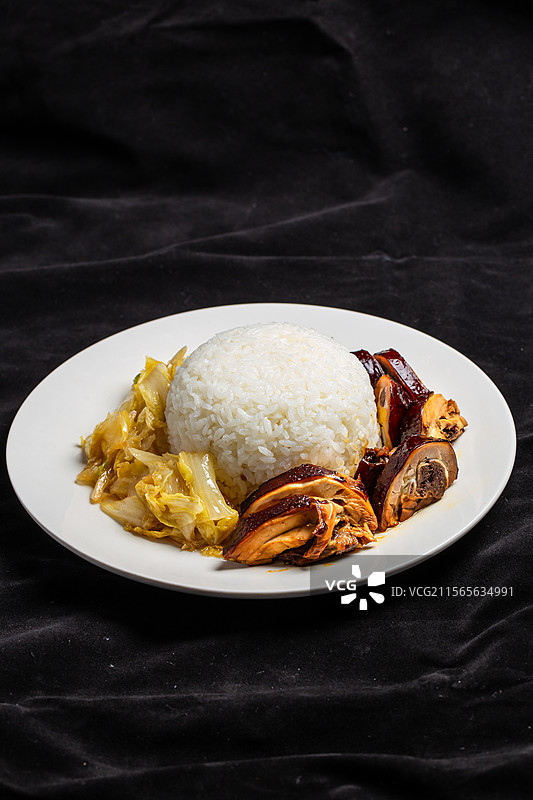 中式简餐豉油鸡饭图片素材