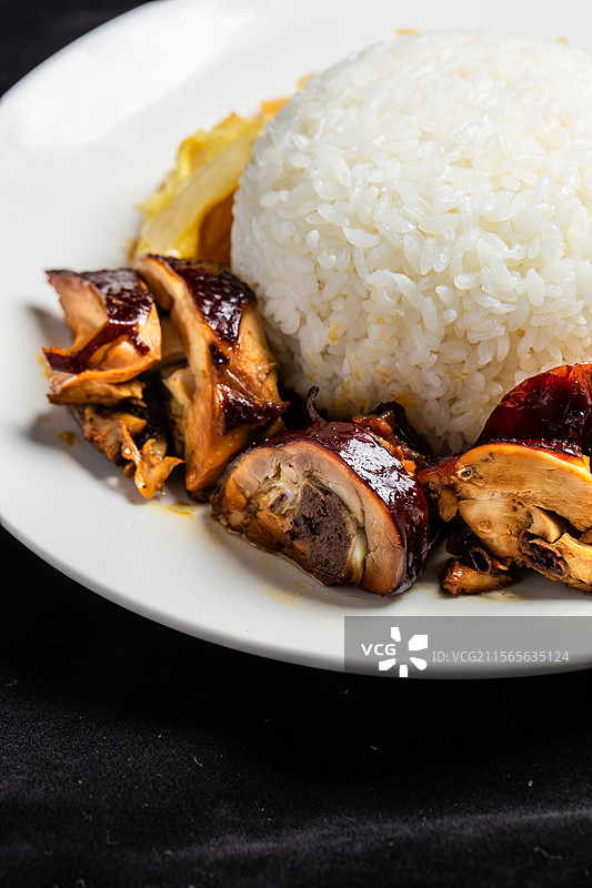 中式简餐豉油鸡饭图片素材