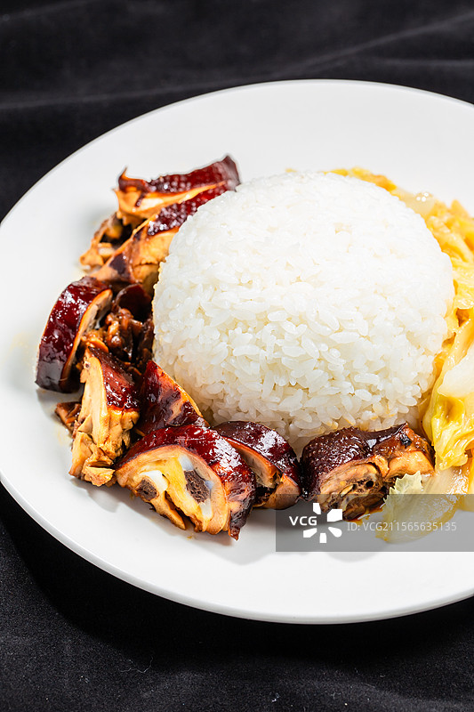 中式简餐豉油鸡饭图片素材