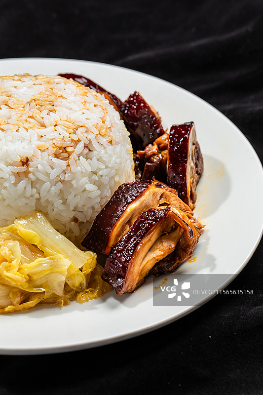 中式简餐豉油鸡饭图片素材