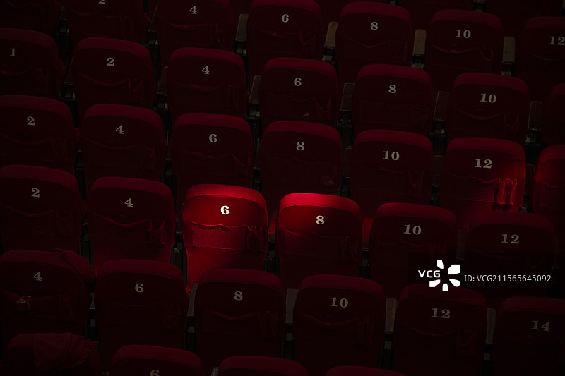 剧院里的空椅子图片素材