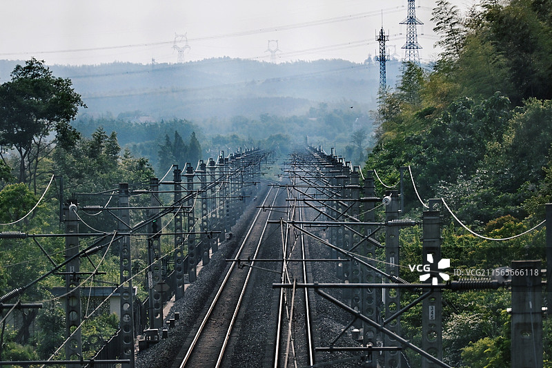 偶遇宣杭铁路，可惜没有火车迎面驶来图片素材