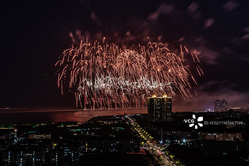 2025金山城市沙滩国际音乐烟花秀图片素材