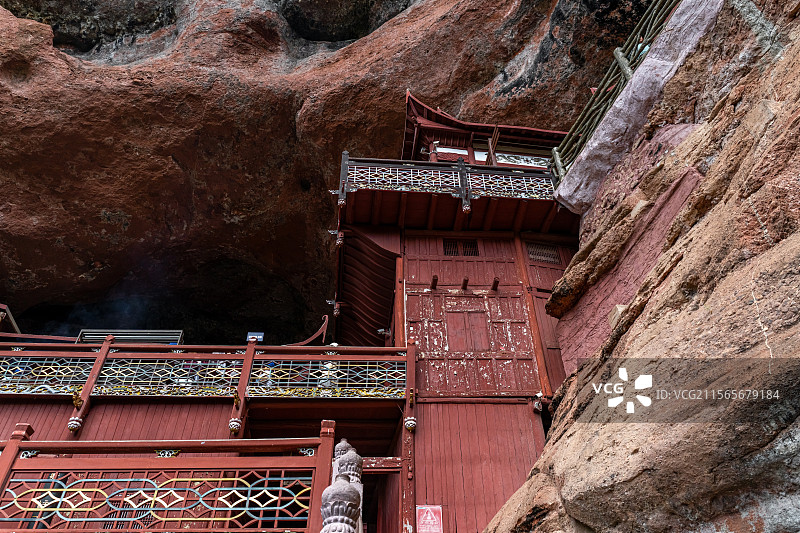 福建省三明市泰宁大金湖甘露岩寺的寺庙建筑图片素材