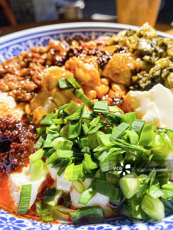 云南特色美食-豆花米线/豆面汤圆/凉卷粉图片素材