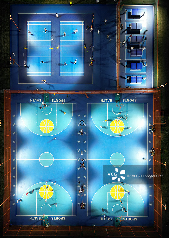 武汉后湖金桥体育公园夜间的球场图片素材