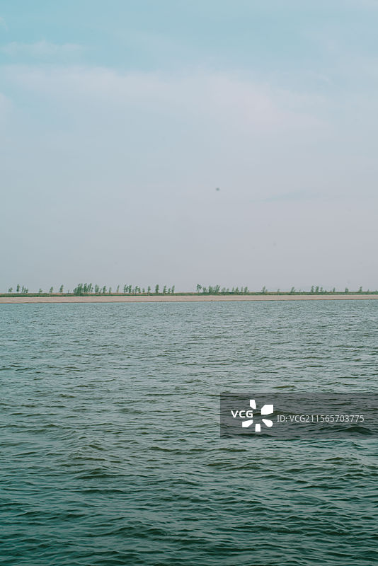 洪湖市内的长江流域图片素材