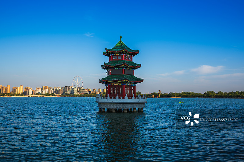 五一假期聊城东昌湖上小美景--湖中水文塔25.05图片素材