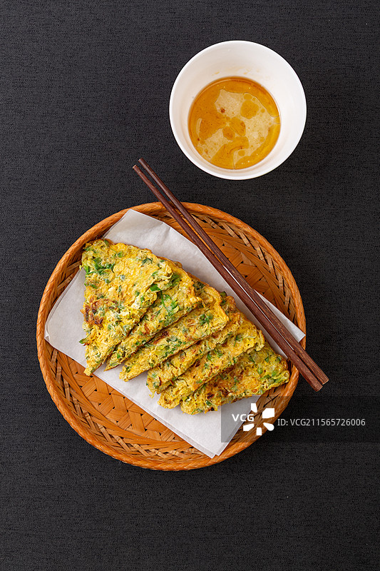 槐花鸡蛋饼图片素材