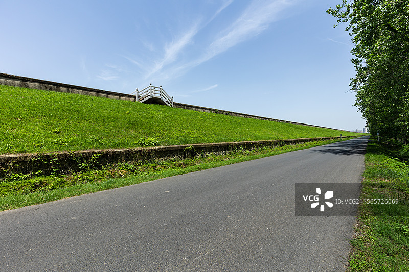 春天郁郁葱葱的马家吉常德江北城区防洪工程沅江防洪大堤风景图片素材