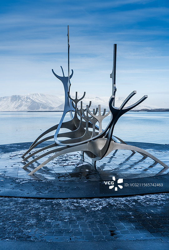 冰岛首都雷克雅未克托宁湖图片素材