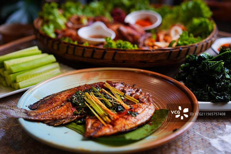 云南特色美食-傣味烤鱼图片素材