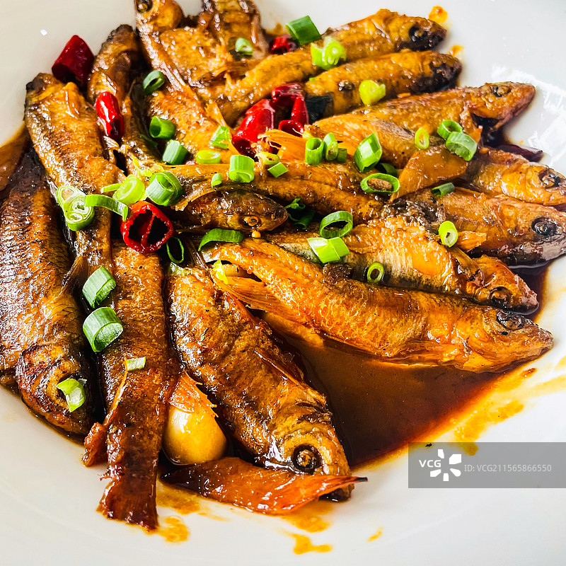 浙江宁波老百姓家自制家常菜刀鱼馄饨白切羊肉野生小鱼红烧笋皮皮虾蒸鲳鱼清蒸螃蟹图片素材