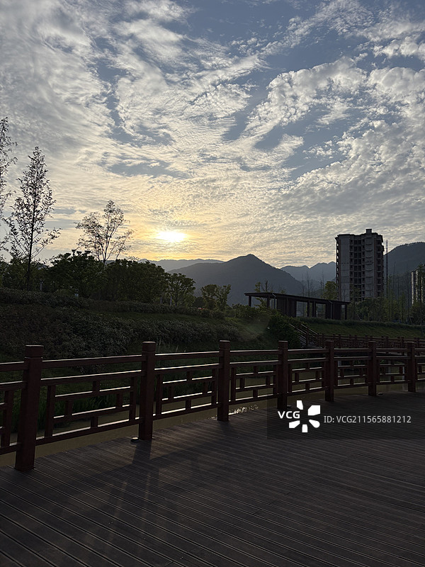 重庆垫江白龙公园一瞥-夕阳无限好图片素材