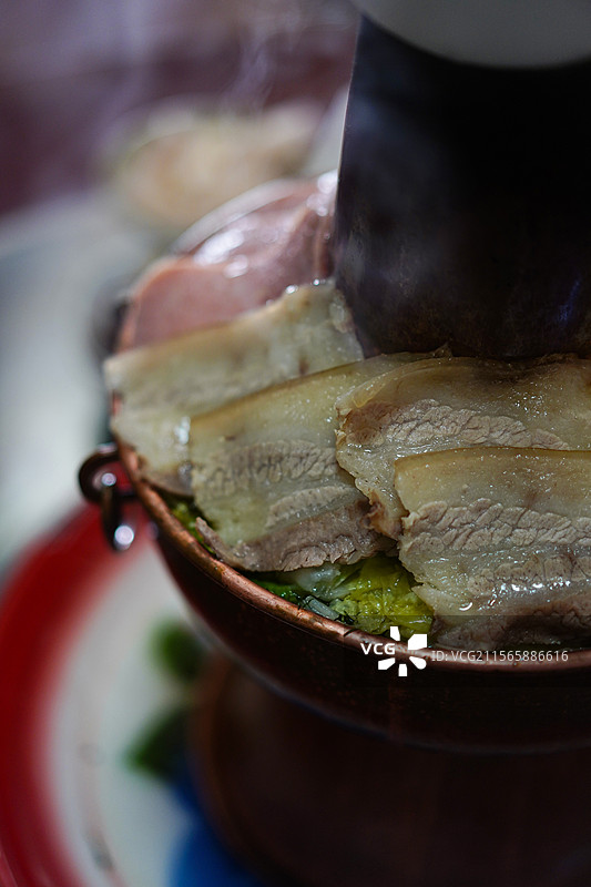 云南地方特色美食-炊锅图片素材