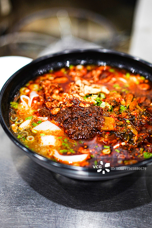 云南地方特色美食小吃-牛肉卷粉/杂酱卷粉/小锅卷粉图片素材