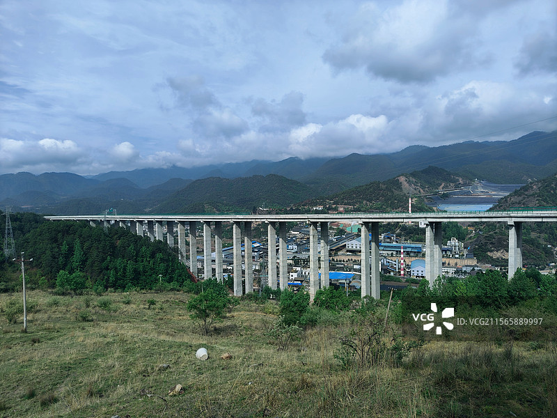 《云岭飞虹贯山川》图片素材