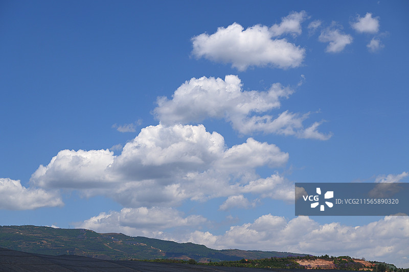 天空中的白云图片素材