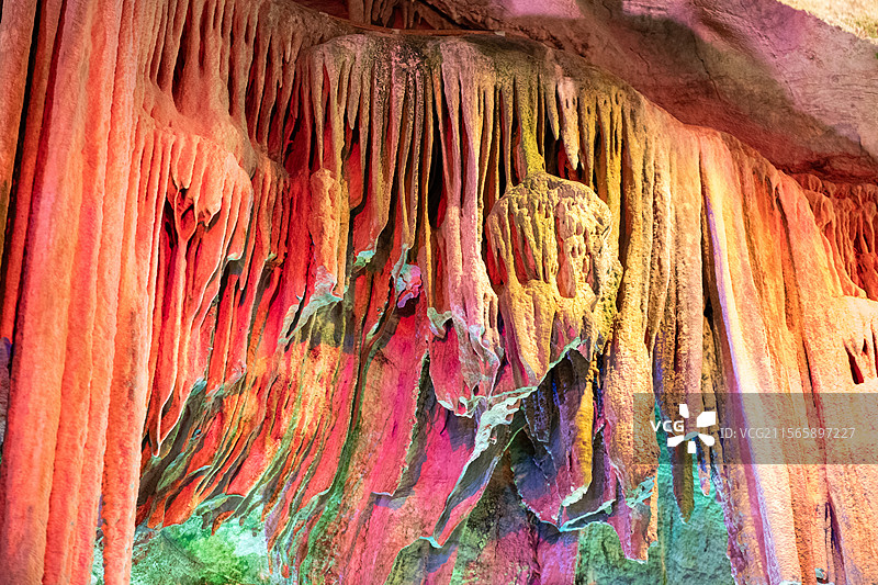 开元溶洞：地下钟乳石奇观图片素材