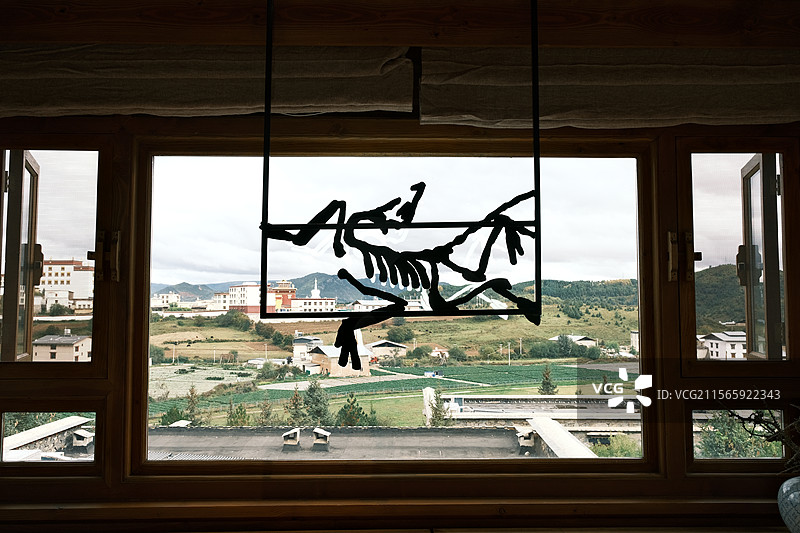 香格里拉始祖鸟店图片素材