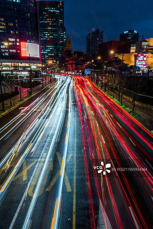 静安寺与车流图片素材